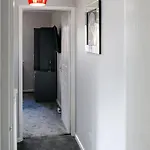 Stylish Two-Bed House Birmingham Sleep Up-To 6