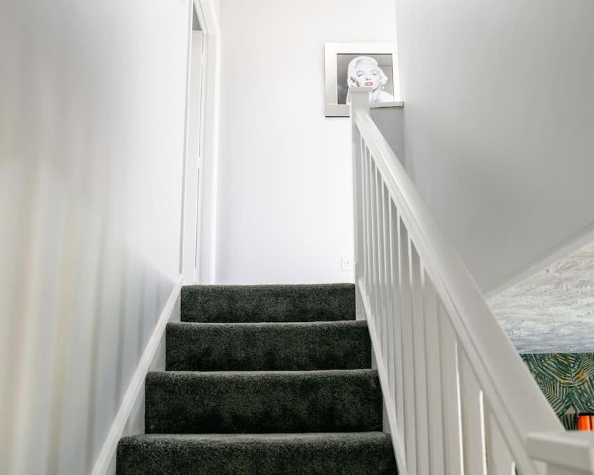 Holiday home Stylish Two-bed House Sleep Up-to 6 Birmingham